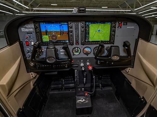 Garmin G1000 NXi glass cockpit panel